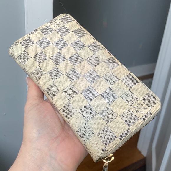 2012 authentic Louis Vuitton Damier Azure (DA) zippy long wallet - Picture 6 of 16